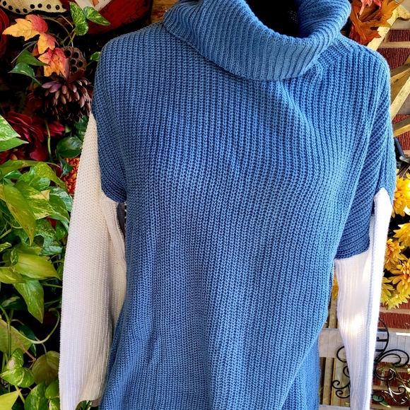 Koinshha Crew Neck Turtleneck Sweater - Picture 9 of 9
